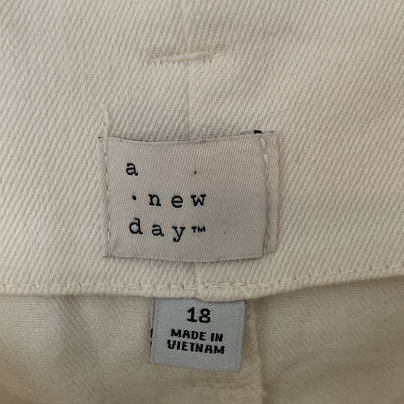 A New Day Ivory High Rise Pleat Front Womens Sz 18 Paper Bag Ankle Pants Belted - Picture 5 of 9